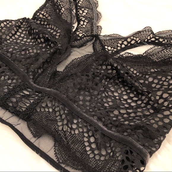 VS Bralette - Picture 2 of 3